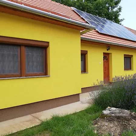 Levendula Apartman / Vendeghaz